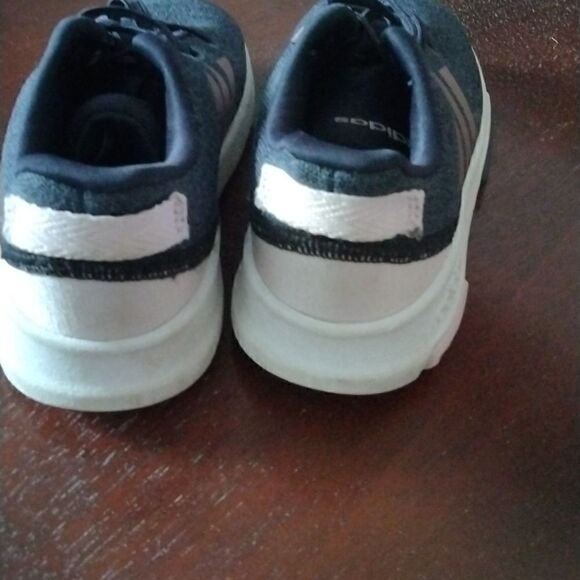 Adidas    - Picture 4 of 4